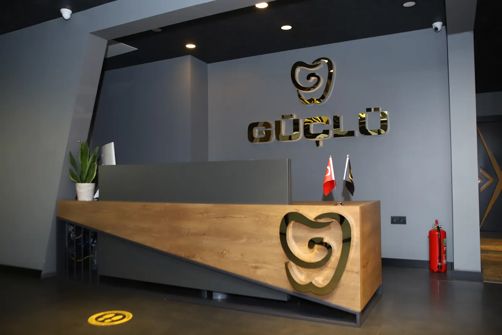 Güçlü Ağız ve Diş Sağlığı Polikliniği