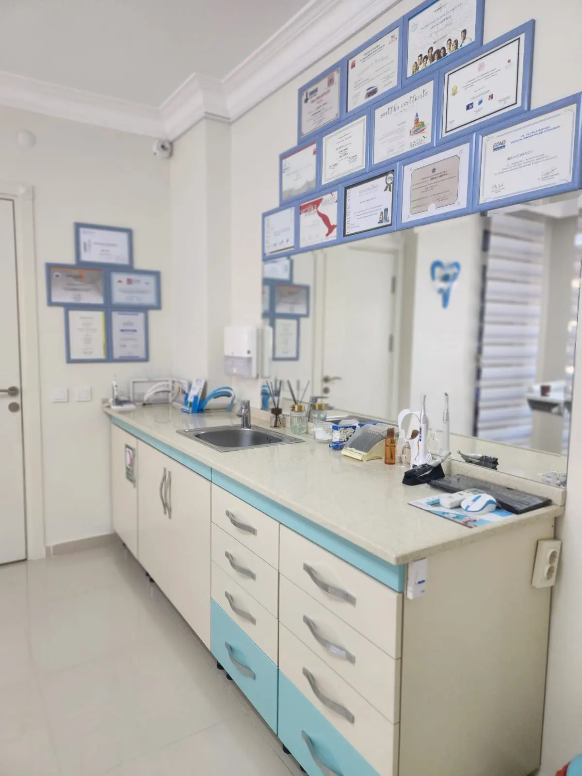 Özel Dentist Acıbadem Diş Polikliniği