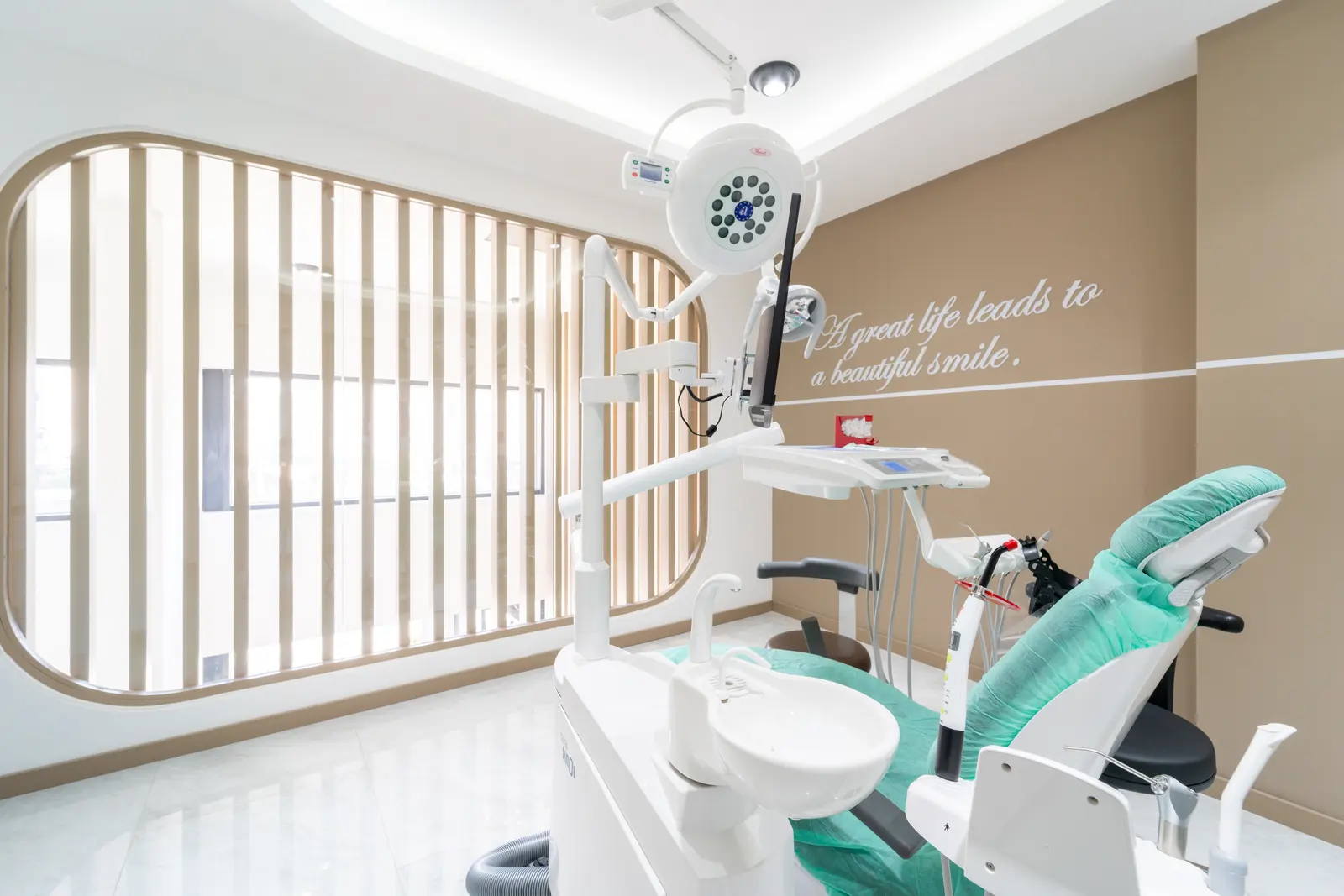 Özel Universal Dental Ağız ve Diş Sağlığı Polikliniği
