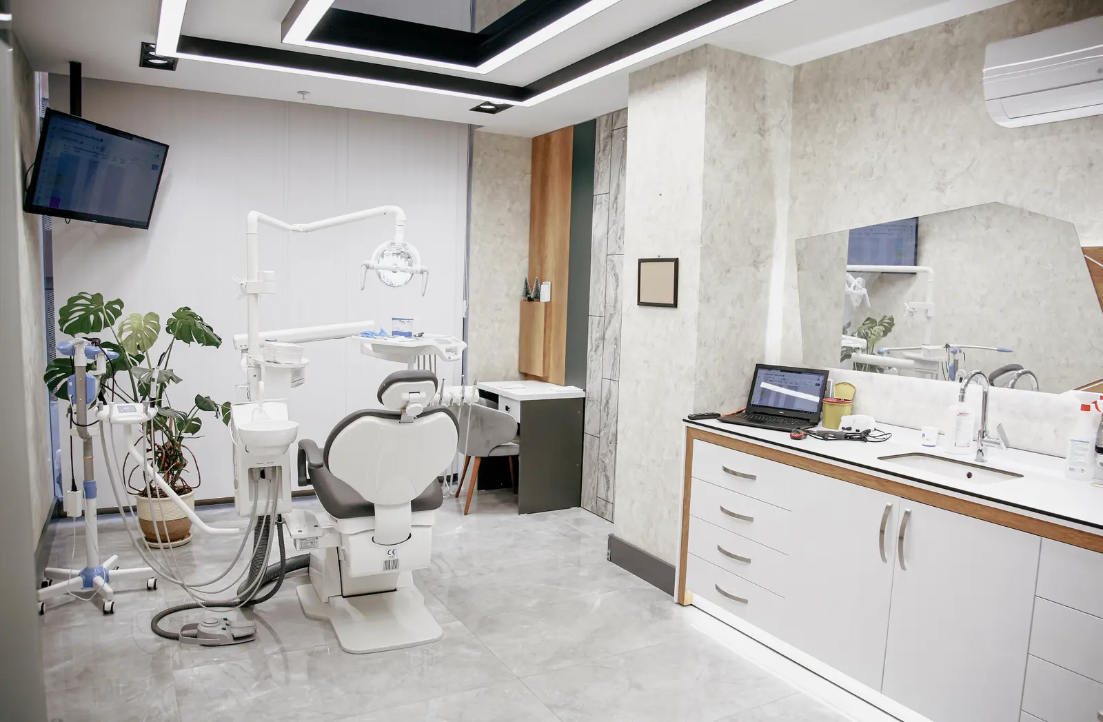 SEA DENTAL AĞIZ ve DİŞ SAĞLIĞI POLİKLİNİĞİ