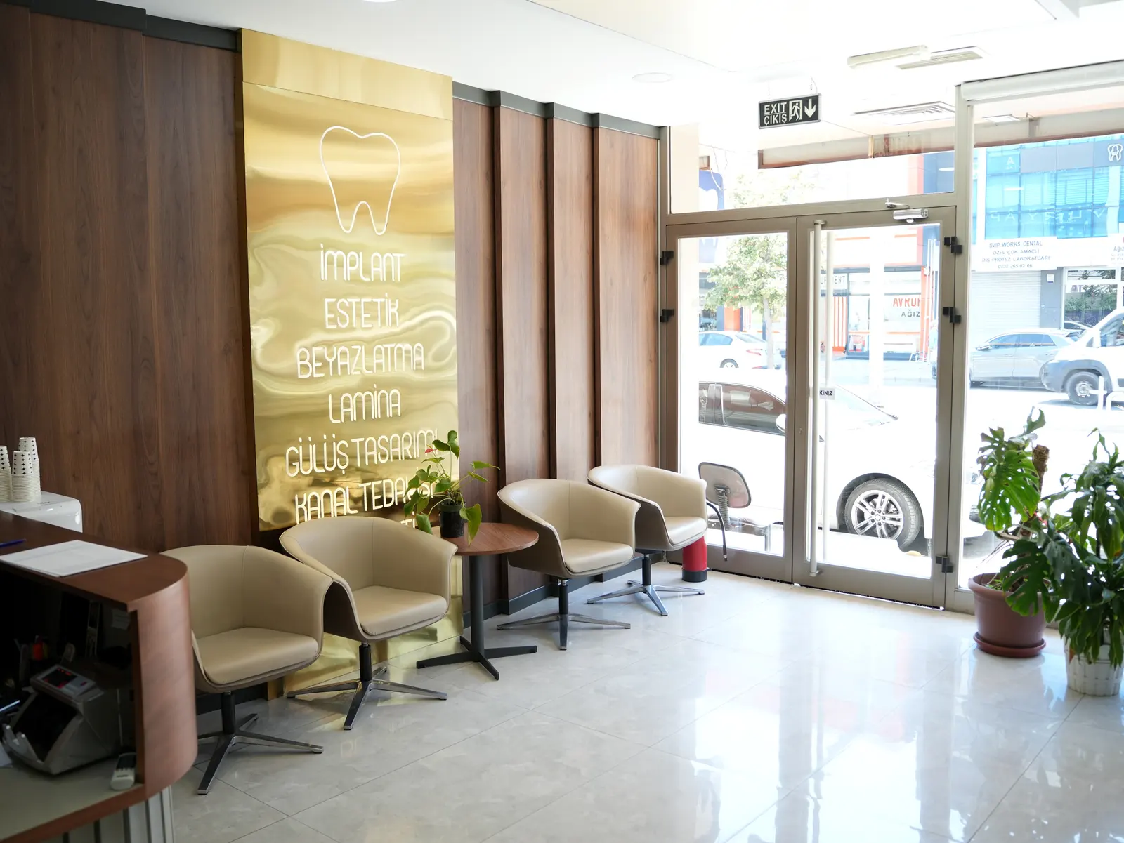 Özel İzmir Dent Ağız ve Diş Sağlığı Polikliniği