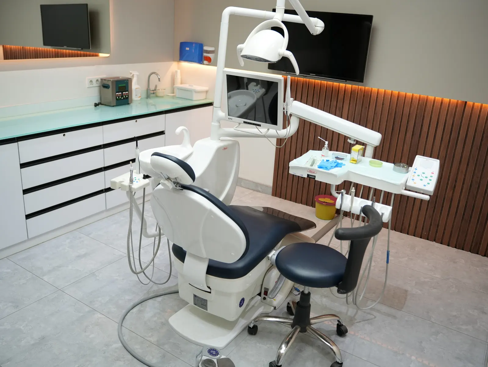 Özel İzmir Dent Ağız ve Diş Sağlığı Polikliniği