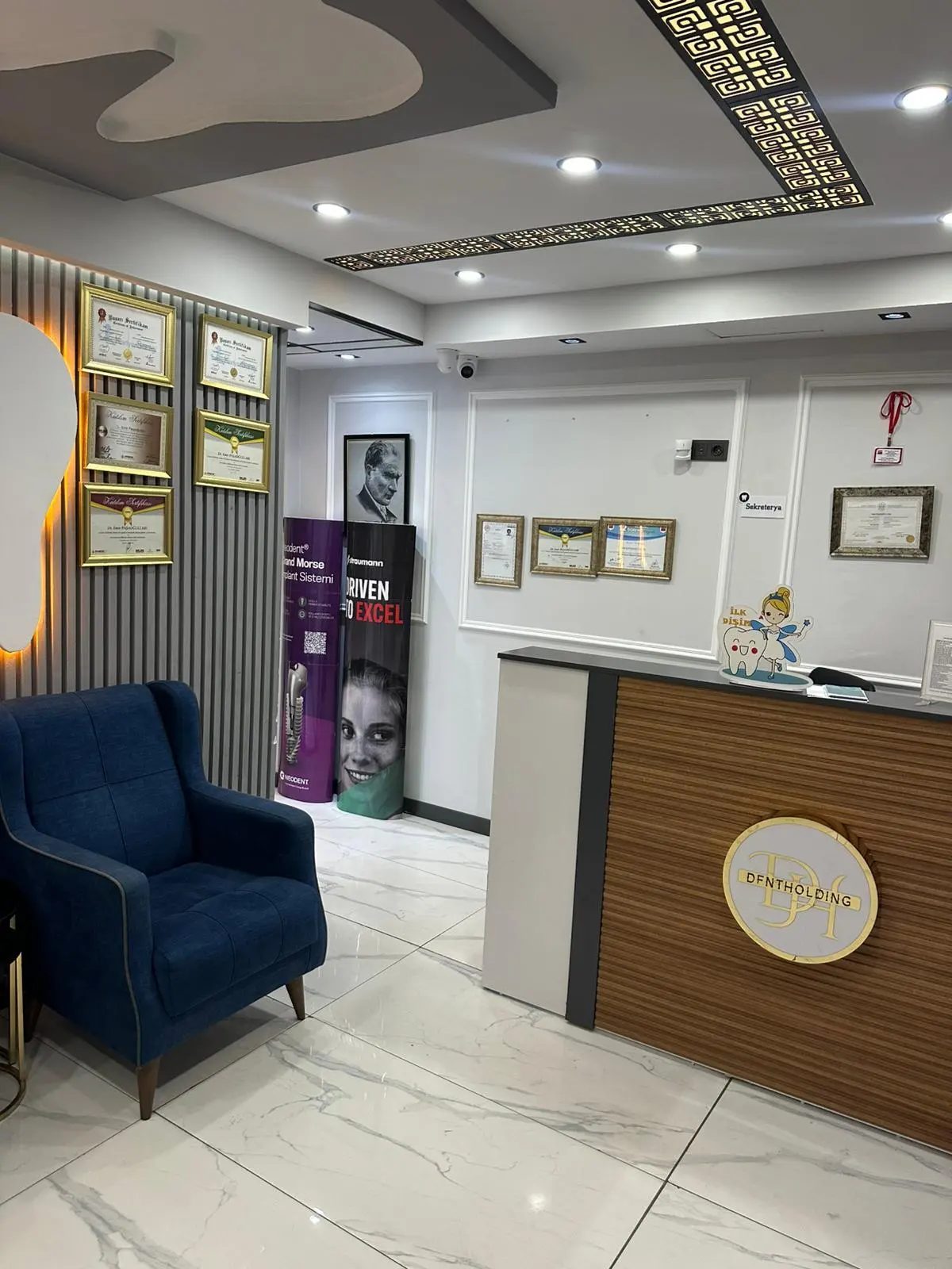 Diş Hekimi Emir Paşaoğulları