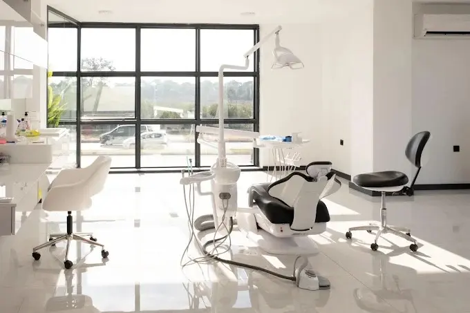 LO SMILES Ağız ve Diş Sağlığı Polikliniği